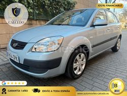 Gris / plata Usado 2005 Kia Rio EX Berlina | 3899 € (Precio justo)