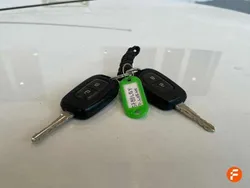 Amarillo Usado 2020 Dacia Logan Essentiel Berlina | 7290 €