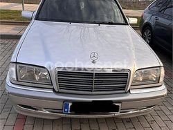 Gris / plata Usado 1999 Mercedes C250 Elegance Berlina | 4500 €