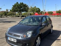 Gris / plata Usado 2006 Ford Fiesta Trend Utilitario | 2500 € (Buen precio)