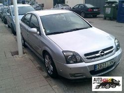 Plateado Usado 2004 Opel Vectra GTS Active Berlina | 4900 €