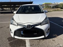 Blanco Usado 2015 Toyota Yaris Active Berlina | 11.000 € (Precio justo)