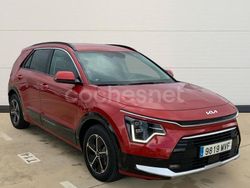 Rojo Usado 2024 Kia Niro SUV | 31.900 € (Un poco caro)