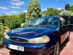 Azul Usado 2000 Ford Mondeo Ghia Berlina | 2280 €