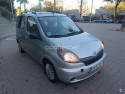Gris / plata Usado 2002 Toyota Yaris Verso Luna Monovolumen | 2000 €