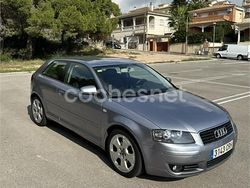 Gris / plata Usado 2004 Audi A3 Ambition Berlina | 3800 € (Buen precio)