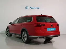 Rojo Usado 2024 VW Passat Alltrack Familiar | 44.900 € (Un poco caro)