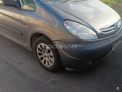 Gris / plata Usado 2003 Citroën Xsara Picasso Monovolumen | 1000 € (Super precio)