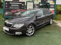 Negro Usado 2011 Skoda Superb Exclusive Familiar | 8900 € (Super precio)