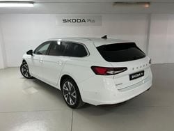 Blanco Usado 2024 Skoda Superb Selection Familiar | 36.995 € (Precio justo)