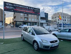 Gris / plata Usado 2004 Ford C-MAX Ghia Monovolumen | 4499 € (Caro)