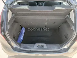 Gris / plata Usado 2016 Ford Fiesta Trend Utilitario | 7500 € (Precio justo)
