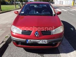 Granate Usado 2004 Renault Mégane II Authentique Berlina | 2000 € (Precio justo)