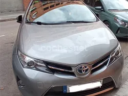 Gris / plata Usado 2014 Toyota Auris Hybrid Advance Familiar | 15.500 € (Un poco caro)
