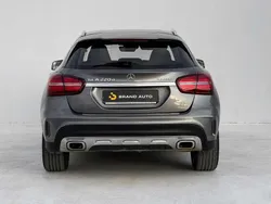 Mercedes GLA220