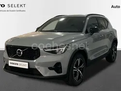 Gris / plata Usado 2025 Volvo XC40 Plus SUV | 37.700 €