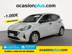 Gris / plata Usado 2022 Hyundai i10 Utilitario | 11.550 € (Precio justo)