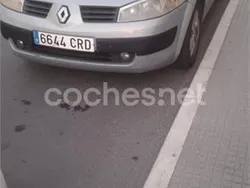 Gris / plata Usado 2004 Renault Mégane II Privilege Berlina | 1600 € (Precio justo)
