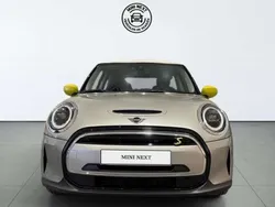 Plateado Usado 2023 Mini Cooper Essential Utilitario | 27.900 € (Precio justo)