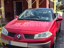Rojo Usado 2005 Renault Mégane Cabriolet Dynamique Descapotable | 2800 € (Super precio)