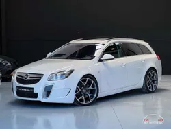 Blanco Usado 2010 Opel Insignia OPC Familiar | 14.990 €