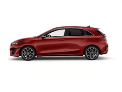 Rojo Nuevo 2025 Kia Ceed | 29.100 € (Un poco caro)