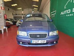 Azul Usado 2004 Hyundai Trajet Monovolumen | 43.000 €