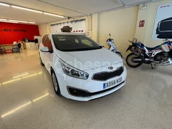 Blanco Usado 2017 Kia Ceed Plus Berlina | 11.600 € (Buen precio)
