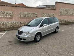 Gris / plata Usado 2003 Lancia Phedra Monovolumen | 2000 €