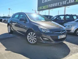 Gris Usado 2015 Opel Astra Excellence Utilitario | 11.900 € (Caro)