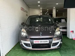 Marrón Usado 2009 Renault Scénic III Dynamique Monovolumen | 3990 € (Precio justo)