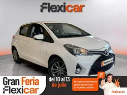 Blanco Usado 2015 Toyota Yaris Active Utilitario | 11.790 € (Un poco caro)