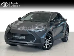 Gris / plata Usado 2024 Toyota C-HR Advance SUV | 33.900 € (Caro)
