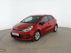 Rojo Usado 2015 Kia Rio Berlina | 9599 € (Precio justo)