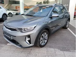 Gris Usado 2024 Kia Stonic SUV | 18.890 € (Precio justo)