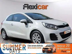 Blanco Usado 2015 Kia Rio Berlina | 7990 € (Precio justo)