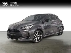 Gris Usado 2021 Toyota Yaris Hybrid Style Utilitario | 17.890 € (Precio justo)