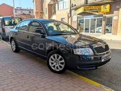 Negro Usado 2009 Skoda Superb Comfort Berlina | 9500 € (Un poco caro)