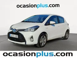 Blanco Usado 2015 Toyota Yaris Hybrid Active Utilitario | 12.690 € (Caro)