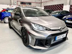 Gris / plata Nuevo 2025 Toyota Yaris Berlina | 56.999 €