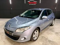 Gris / plata Usado 2010 Renault Mégane III Dynamique Berlina | 6990 € (Precio justo)