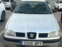Gris / plata Usado 2001 Seat Cordoba Stella Berlina | 1400 € (Precio justo)
