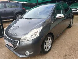 Gris Usado 2015 Peugeot 208 Style Utilitario | 9500 € (Caro)