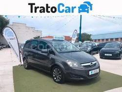 Gris / plata Usado 2010 Opel Zafira Monovolumen | 5999 € (Caro)