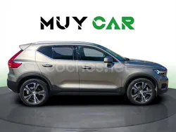Gris / plata Usado 2021 Volvo XC40 Inscription SUV | 29.490 € (Precio justo)