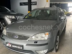 Gris / plata Usado 2005 Ford Mondeo Futura Berlina | 3790 € (Precio justo)