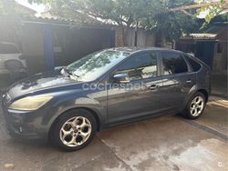 Gris / plata Usado 2009 Ford Focus Trend Berlina | 3500 € (Buen precio)