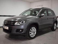 Gris / plata Usado 2013 VW Tiguan SUV | 15.900 € (Precio justo)