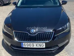 Negro Usado 2018 Skoda Superb Ambition Berlina | 14.490 € (Buen precio)