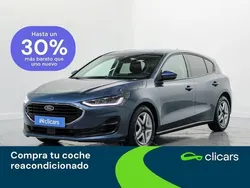 Gris / plata Usado 2022 Ford Focus Trend+ Berlina | 16.490 € (Buen precio)